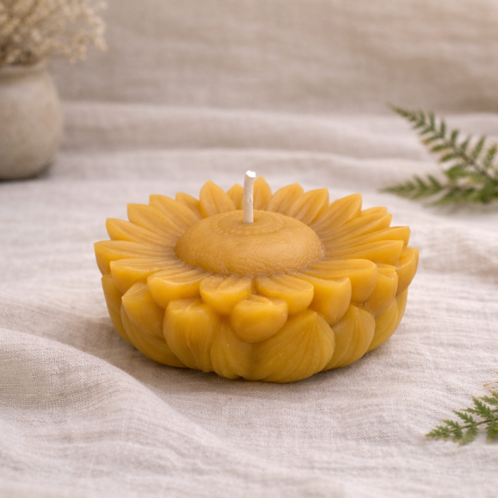 Daisy Beeswax Candle